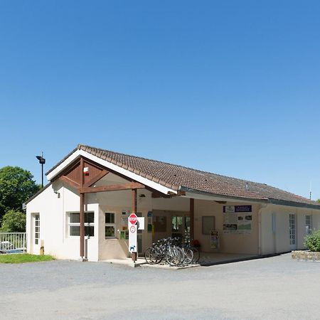 Camping Du Port De Plaisance Peronne  Exterior photo